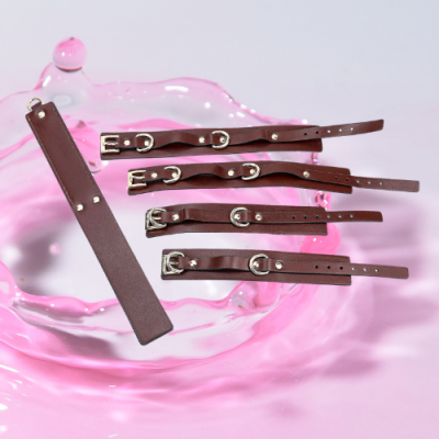 Túi đồ chơi bạo dâm da nâu 8 món