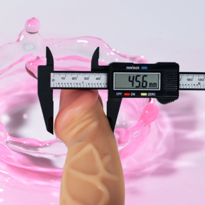 Dương vật giả có đế gắn tường Lovetoy 9 inch