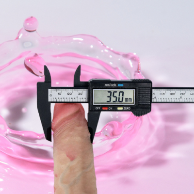 Quần tam giác silicon dương vật giả đặc ruột